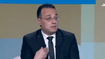 حسام علي صالح يحذر من ضغوط السوشيال ميديا الوهمية على الشباب
