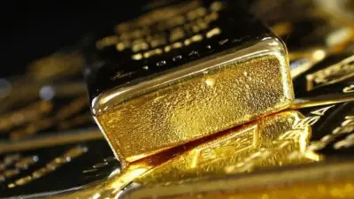 الذهب يتراجع عالميًا لأدنى مستوى في شهرين مع قوة الدولار