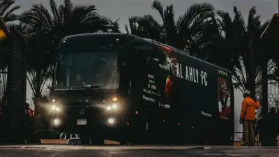 الأهلي يصل لبرج العرب لمواجهة المصري في جولة الحسم بالدوري
