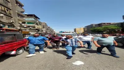 حملات مكثفة لرفع الإشغالات بإمبابة ومنع عودة الباعة الجائلين