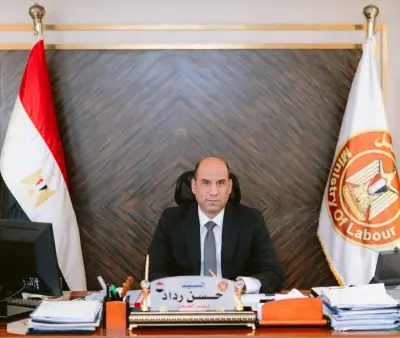 وزير العمل يعلن إجازة عيد الأضحى للعاملين بالقطاع الخاص