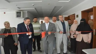 رئيس جامعة دمياط يفتتح حملة «اطمن على نظرك» بكلية الطب لفحص العيون
