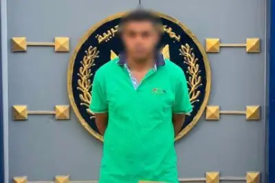 سقوط عاطل سرق كرتونة من تروسيكل أمام أحد المحال في بني سويف