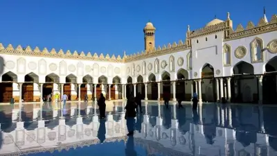 سورة الملك تشفع لصاحبها حتى يغفر له.. فضل قراءتها يوميًا