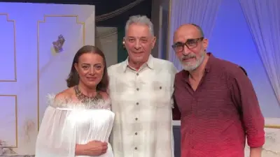 محمود حميدة يشيد بأداء هبة عبد الغني ورامي الطمباري في مسرحية أداجيو