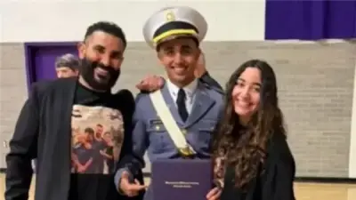 أحمد سعد يهدي نجله سيارة في حفل تخرجه (فيديو)