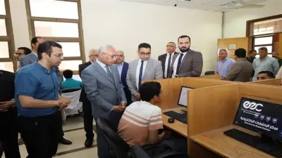 رئيس جامعة المنيا يتفقد الامتحانات الإلكترونية ويشدد على مكافحة الغش
