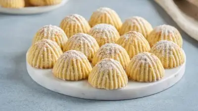 طريقة تحضير معمول التمر الهش.. حلوى العيد الأكثر شهرة