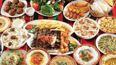 تحذير طبي لمرضى السكر والضغط من الإفراط في أكل العيد
