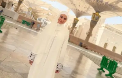 لحظات روحانية درة وزوجها في المسجد النبوي خلال أداء مناسك الحج