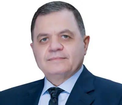 وزير الداخلية يهنئ وزير الدفاع ورئيس الأركان بعيد الأضحى المبارك