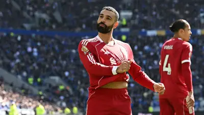 فان دايك يطالب جماهير ليفربول بتوديع محمد صلاح وروبرتسون
