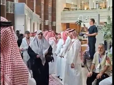 من أطهر بقاع الأرض.. قلوب تهفو للكعبة وأعين تفيض بالدموع
