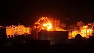 إصابة عدة أشخاص بقصف إسرائيلي على منزل في مخيم المغازي بغزة