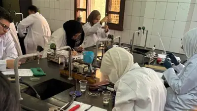 طلاب القطاع الصحي بجامعة القاهرة الأهلية يؤدون الامتحانات العملية