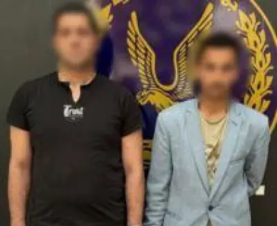 لحظة سقوط ثنائي انتحل صفة الشرطة بحثا عن الدولارات بالجيزة