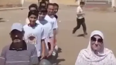 فيديو طريف لمنافسة ودية بين مدرس وزميلته بالدقهلية يثير إعجاب رواد التواصل