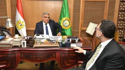 محافظ الدقهلية يبحث مع رئيس شركة وسط الدلتا للكهرباء تطوير قطاع الطاقة