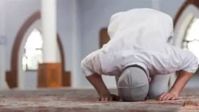 هل تبطل الصلاة إذا تذكرت أنك على غير وضوء؟ أمين الإفتاء يجيب