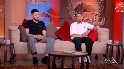 عمرو أديب يحتفل مع بيزيرا والونش بدرع الدوري ويؤكدان الاستمرار مع الزمالك
