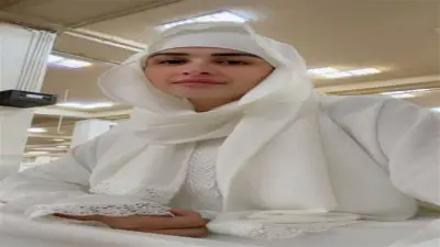 ياسمين عبد العزيز تؤدي مناسك الحج وتشارك جمهورها صورة من الحرم المكي