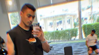 مصطفى محمد يشارك جمهوره صوراً من صالة الجيم