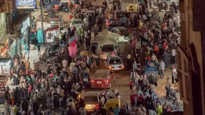 زحام شديد على محال الألعاب والتسالي في المنوفية ليلة عيد الأضحى