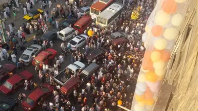 شلال بالونات وهدايا احتفالا بعيد الأضحى في الإسكندرية