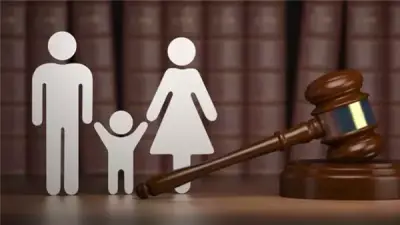 زوجة تطلب الخلع بعد تعدي زوجها عليها أمام طفليها في محكمة الأسرة
