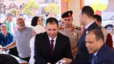 محافظ دمياط يشهد توزيع لحوم عيد الأضحى على الأسر الأولى بالرعاية