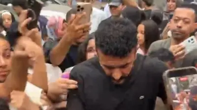 أحمد العوضي يحتفل بعيد الأضحى مع أهالي عين شمس في أجواء شعبية