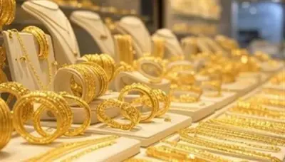 تراجع الذهب مع ارتفاع الدولار والنفط عقب ضربات أمريكية جديدة على إيران