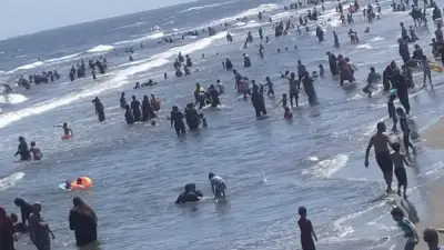 شواطئ رأس البر ودمياط الجديدة تستقبل المصطافين في ثاني أيام العيد