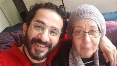 وفاة والدة أحمد حلمي وحماقي يطرح ألبومه الجديد