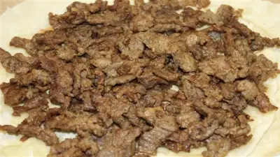 طريقة عمل شاورما اللحم لعشاء لذيذ في عيد الأضحى المبارك