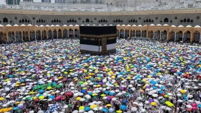 حج مبرور وذنب مغفور.. الحجاج يختتمون مناسك الحج برمي الجمرات وطواف الوداع
