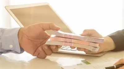 الحساب الجاري أم التوفير؟ مقارنة شاملة لاختيار الأنسب لك
