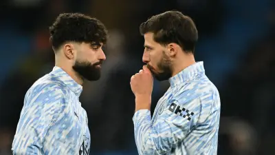 برشلونة يدخل في منافسة مع ريال مدريد على ضم مدافع مانشستر سيتي