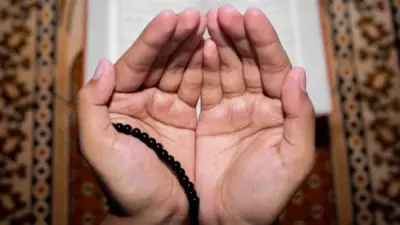 تفسير رؤية الدعاء في المنام ودلالاته على الفرج والنجاة