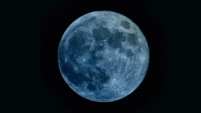 ظاهرة القمر الأزرق الصغير تزين سماء العالم غدا الأحد