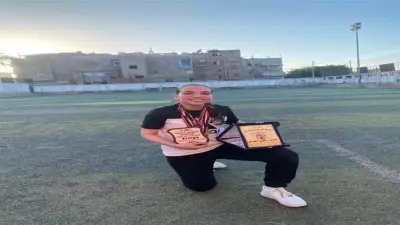 من فناء المدرسة إلى حلم الملاعب.. حكاية تقى مع كرة القدم النسائية في دمياط