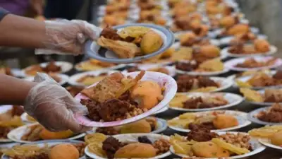 تفسير حلم توزيع الطعام في المنام وبشائر الأخبار السعيدة
