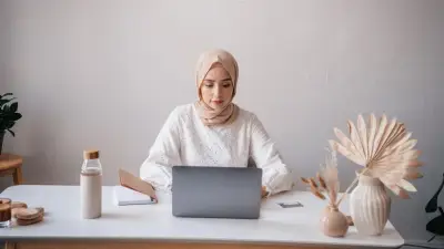 متى يستحق العامل مكافأة شهر عن كل سنة خدمة؟.. مزايا مالية للقطاع الخاص