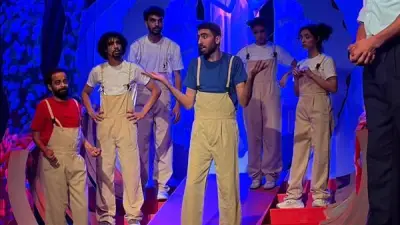 رئيس قطاع المسرح يشهد عرض 