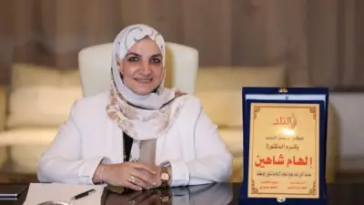 إلهام شاهين تعلق على فيديو الأب المتسلق: من يضر الطرف الآخر بالأبناء كيف سيقف أمام الله؟