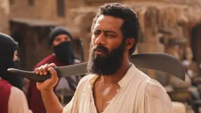 شطة وكريب وشموع.. محمد رمضان يحول فيلم أسد لعلامة تجارية