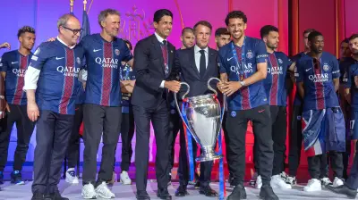 ماكرون يستقبل باريس سان جيرمان ويطالب منتخب فرنسا بالنجمة الثالثة في المونديال