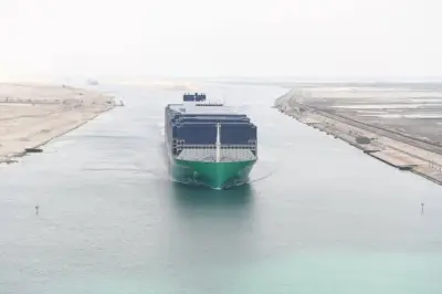 عبور سفينة CMA CGM GRAND PALAIS شهادة ثقة جديدة في قناة السويس