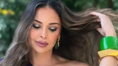 داليا البحيري تشعل السوشيال ميديا بفستان One Shoulder أنيق