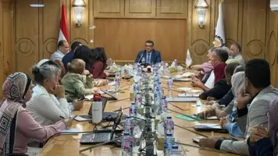 محافظ قنا يناقش مع UNHabitat وUNDP خطة إحياء منطقة دندرة السياحية